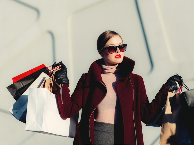 Vintage-Shopping in der Mariahilfer Straße 🛍️ Second-Hand ist nicht nur nachhaltig, sondern macht auch Spaß! Heute Beute: eine 90er-Jahre Lederjacke 🖤