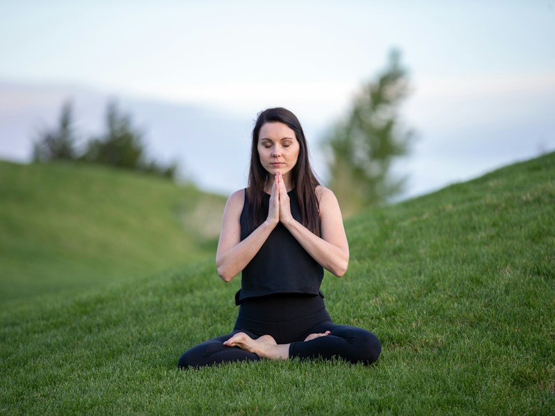 Meditation am See π§ββοΈπ§ 10 Minuten Stille in der Natur wirken manchmal mehr als jede Therapie-Stunde. Einfach sein.